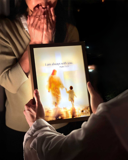 AuraFide™ | Een dagelijks lichtpuntje van vrede, hoop en geborgenheid in huis.